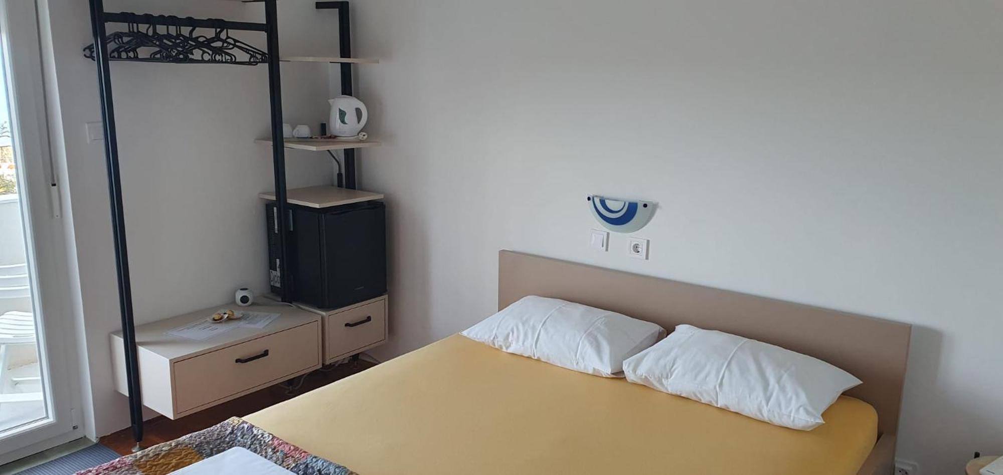 Apartments & Rooms Fam Ribaric Banjol الغرفة الصورة